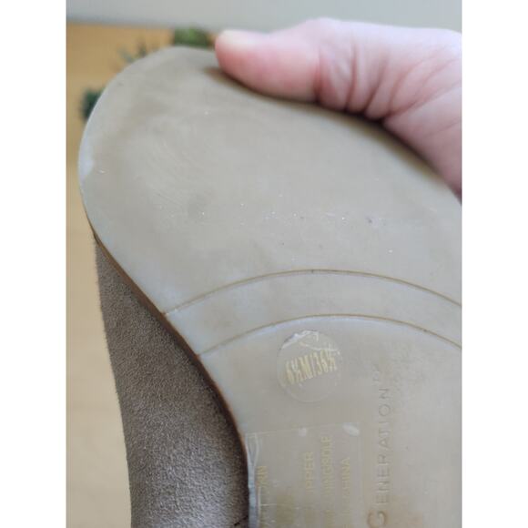 BCBG Generation Women's Size 6.5 Ankle Boots Zip Suede Tan Beige Fringe Booties - Picture 7 of 8